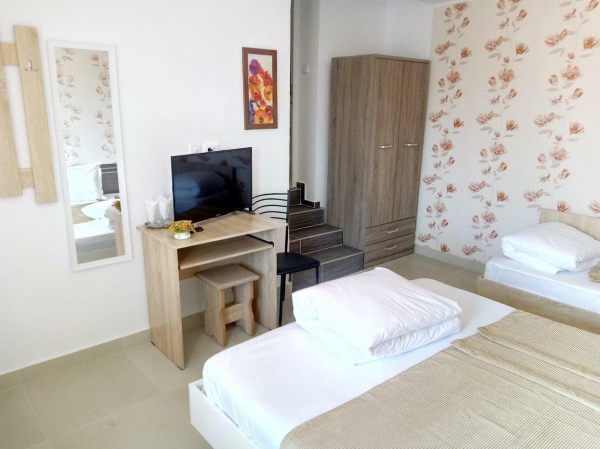 Camere De Inchiriat Carpati Hunedoara Bagian luar foto