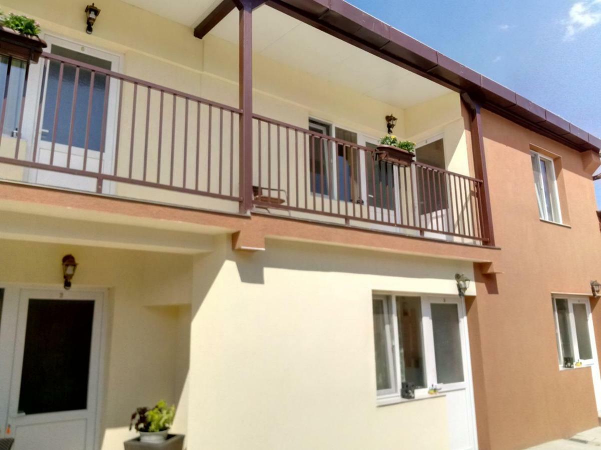Camere De Inchiriat Carpati Hunedoara Bagian luar foto